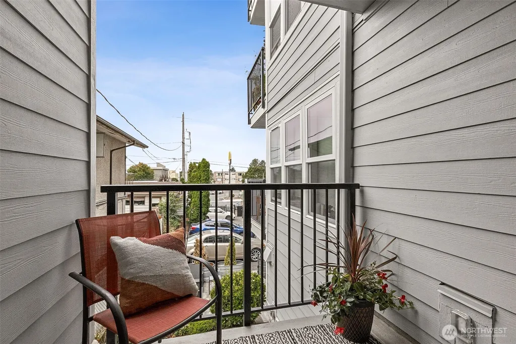 6547 42nd Avenue SW Seattle WA 98136