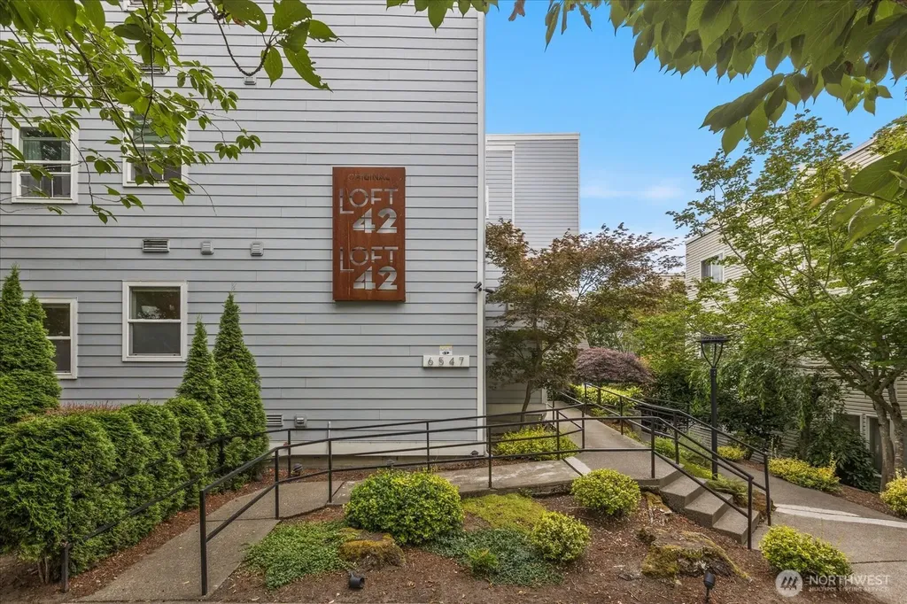 6547 42nd Avenue SW Seattle WA 98136
