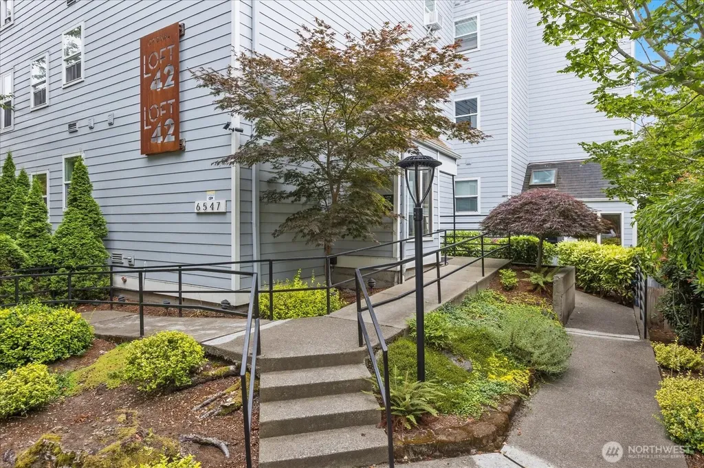 6547 42nd Avenue SW Seattle WA 98136