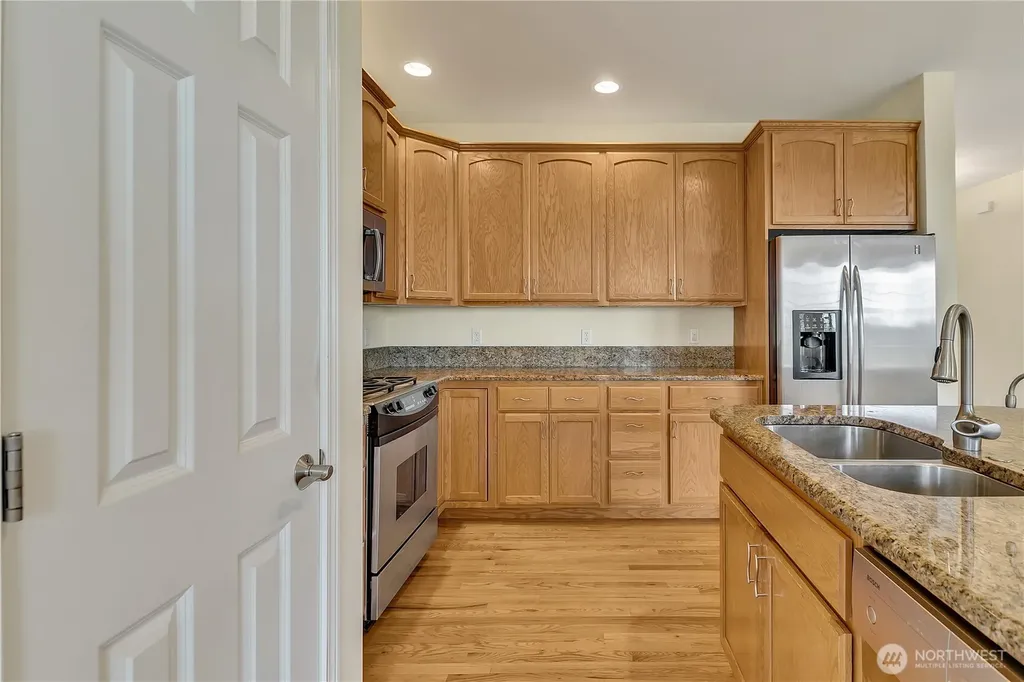1216 S Brookside Terrace Tacoma WA 98465