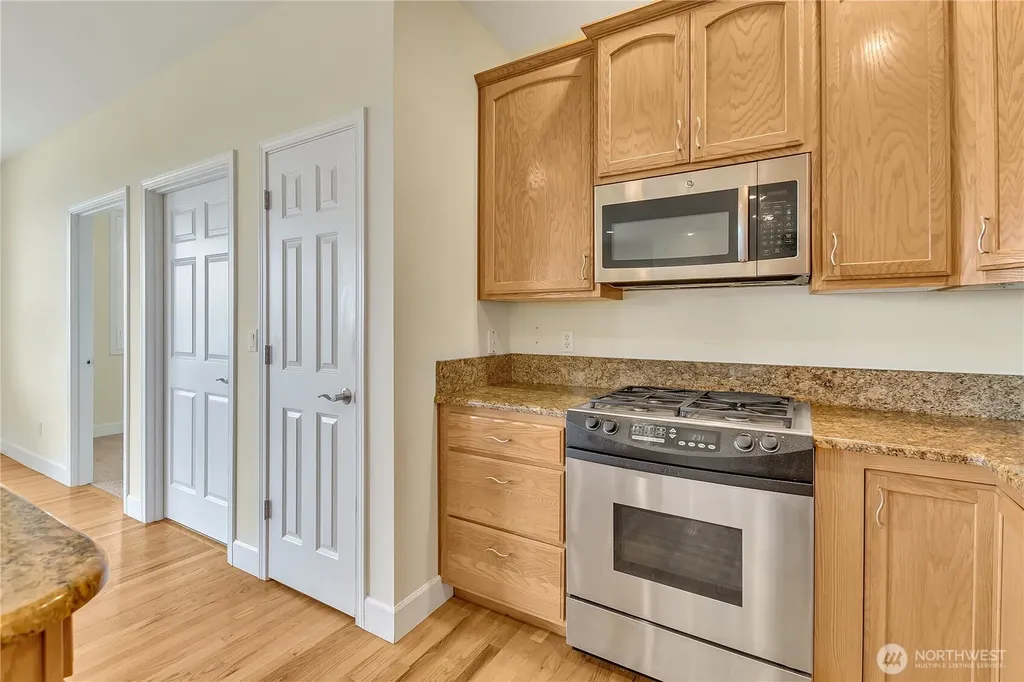 1216 S Brookside Terrace Tacoma WA 98465