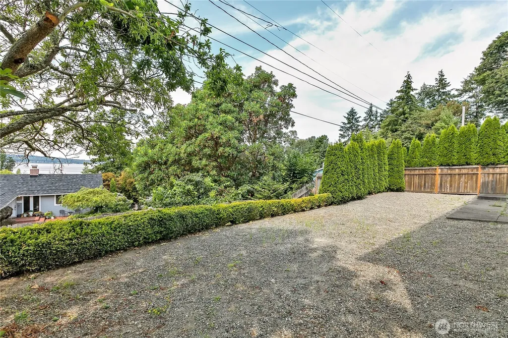 1216 S Brookside Terrace Tacoma WA 98465