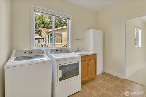 1216 S Brookside Terrace Tacoma WA 98465