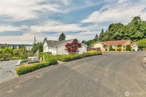 1216 S Brookside Terrace Tacoma WA 98465