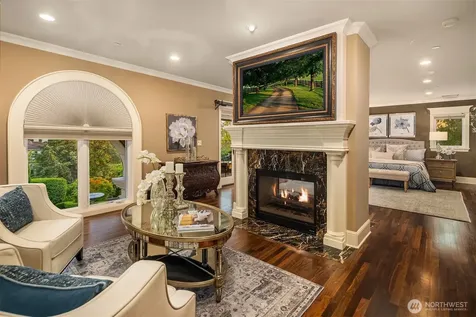 8638 NE 19th Place Clyde Hill WA 98004