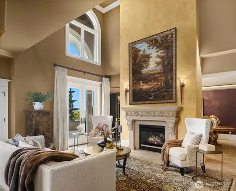 8638 NE 19th Place Clyde Hill WA 98004