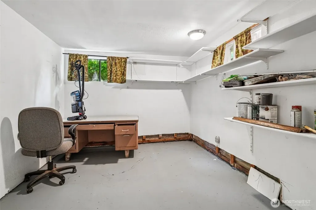 8555 30th Avenue NW Seattle WA 98117