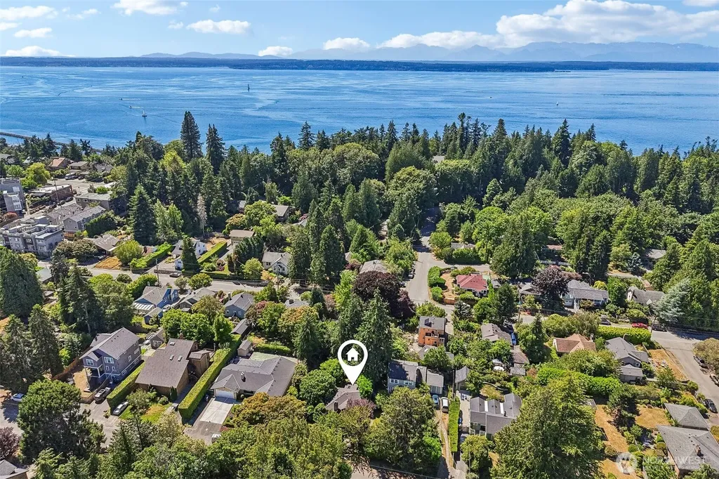 8555 30th Avenue NW Seattle WA 98117
