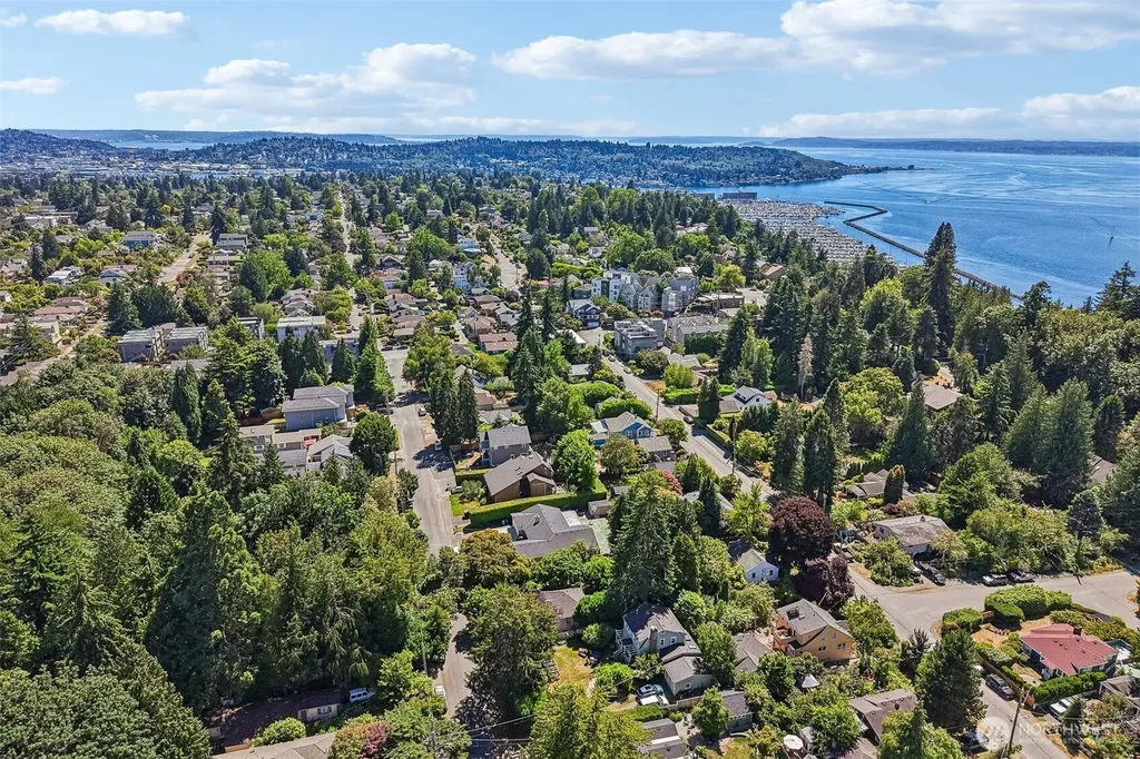 8555 30th Avenue NW Seattle WA 98117