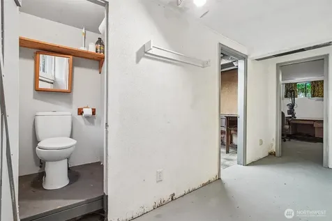 8555 30th Avenue NW Seattle WA 98117
