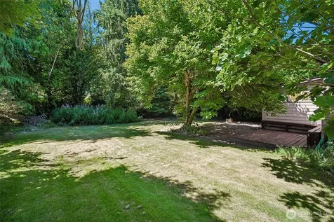 8555 30th Avenue NW Seattle WA 98117