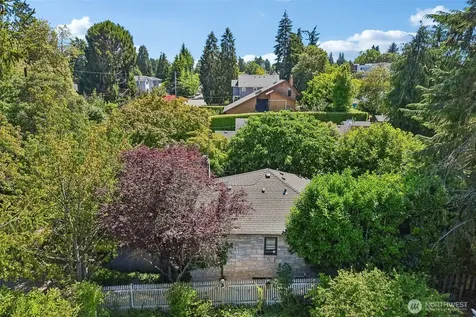 8555 30th Avenue NW Seattle WA 98117