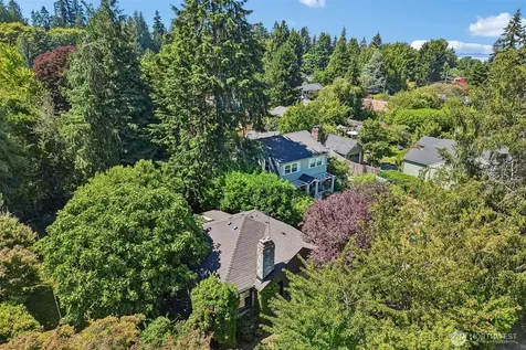 8555 30th Avenue NW Seattle WA 98117