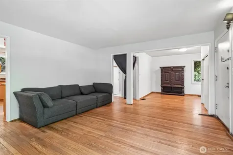 8555 30th Avenue NW Seattle WA 98117