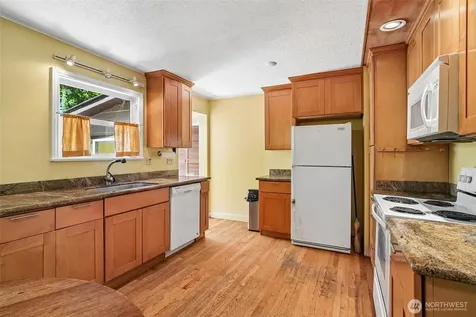 8555 30th Avenue NW Seattle WA 98117