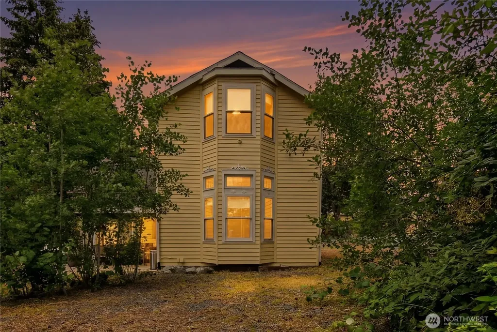 3928 172nd St SW Lynnwood WA 98037