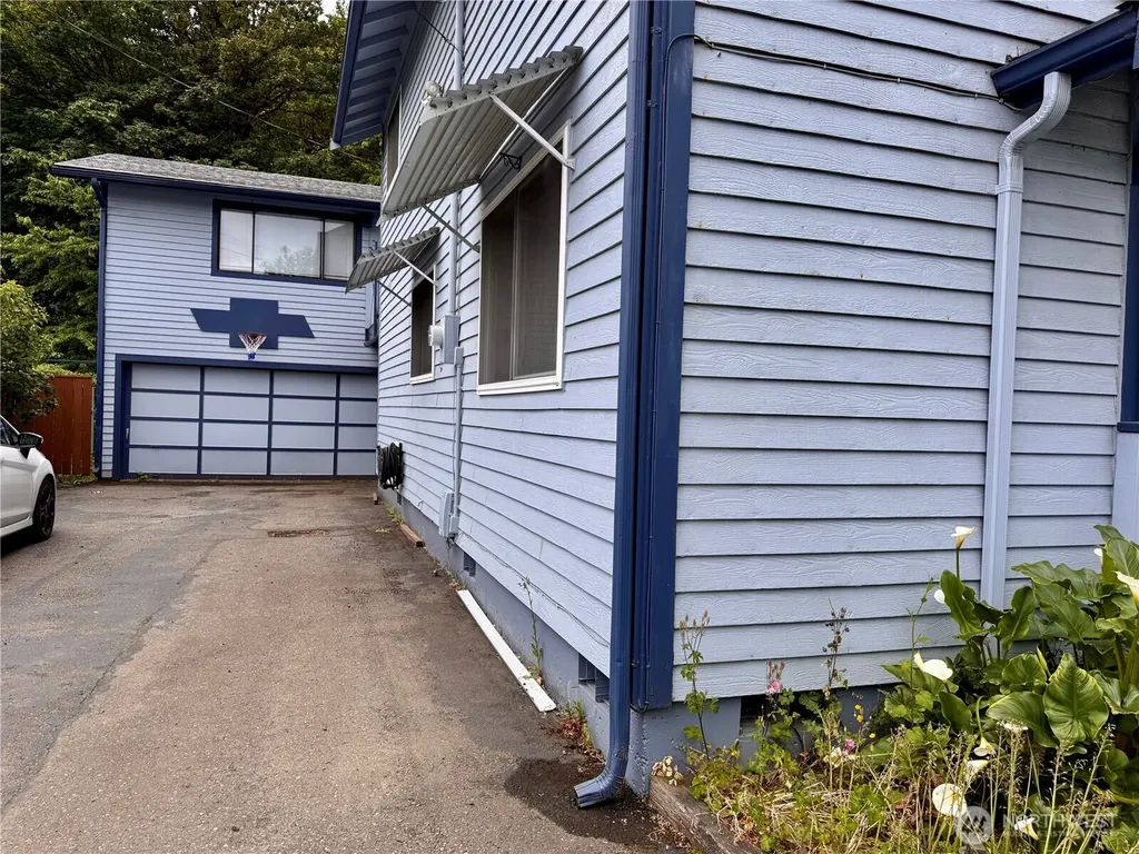 215 S 11th Street Shelton WA 98584