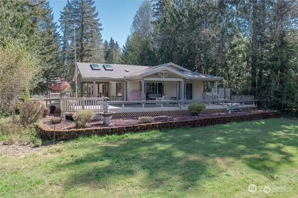 70 N Fairway Drive E Hoodsport WA 98548