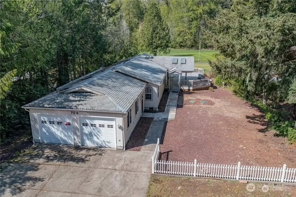 70 N Fairway Drive E Hoodsport WA 98548