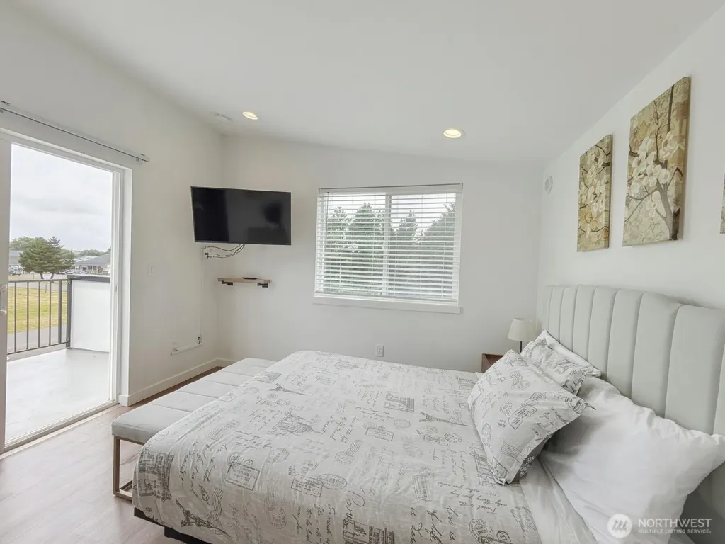 890 Magellan Avenue NE Ocean Shores WA 98569