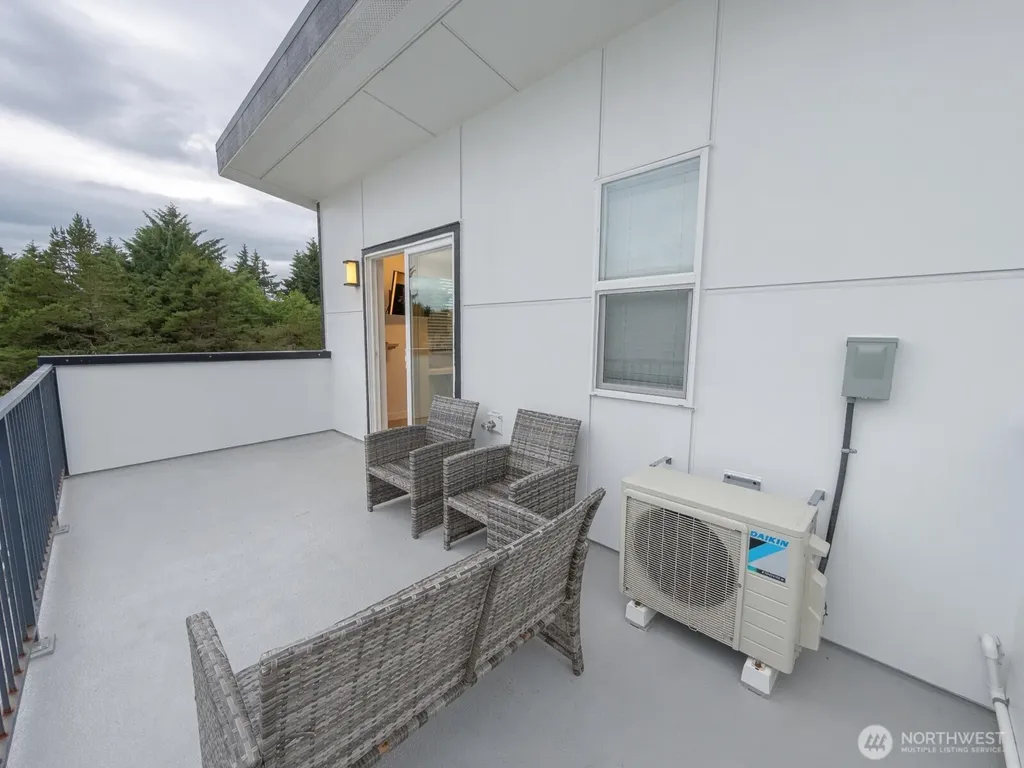 890 Magellan Avenue NE Ocean Shores WA 98569