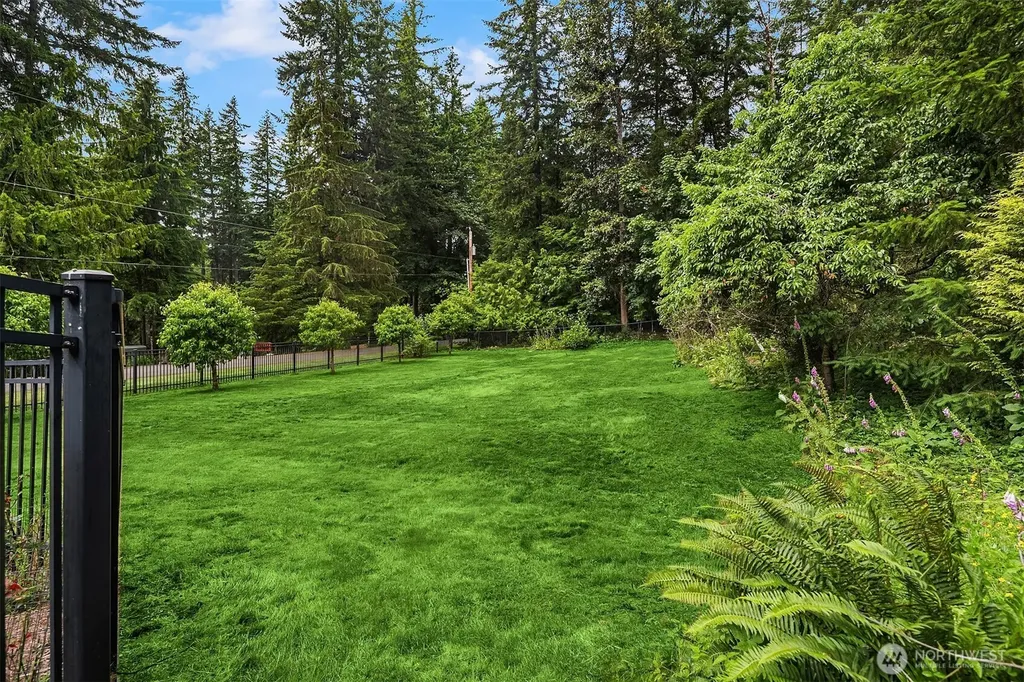 15118 262nd Avenue SE Issaquah WA 98027