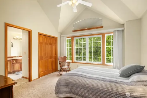 15118 262nd Avenue SE Issaquah WA 98027