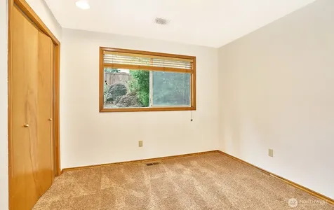 14409 SE 256th Place Kent WA 98042