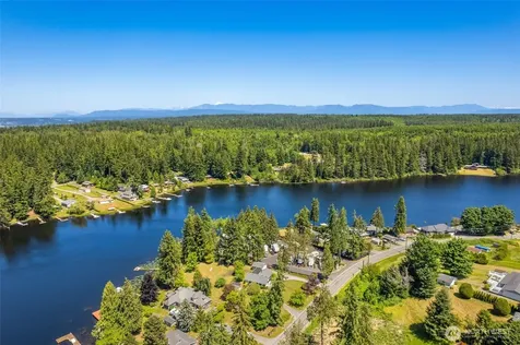 8203 Lakewood Road Stanwood WA 98292