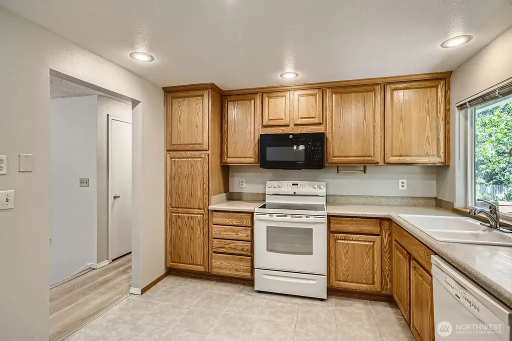10616 164th Avenue NE Redmond WA 98052