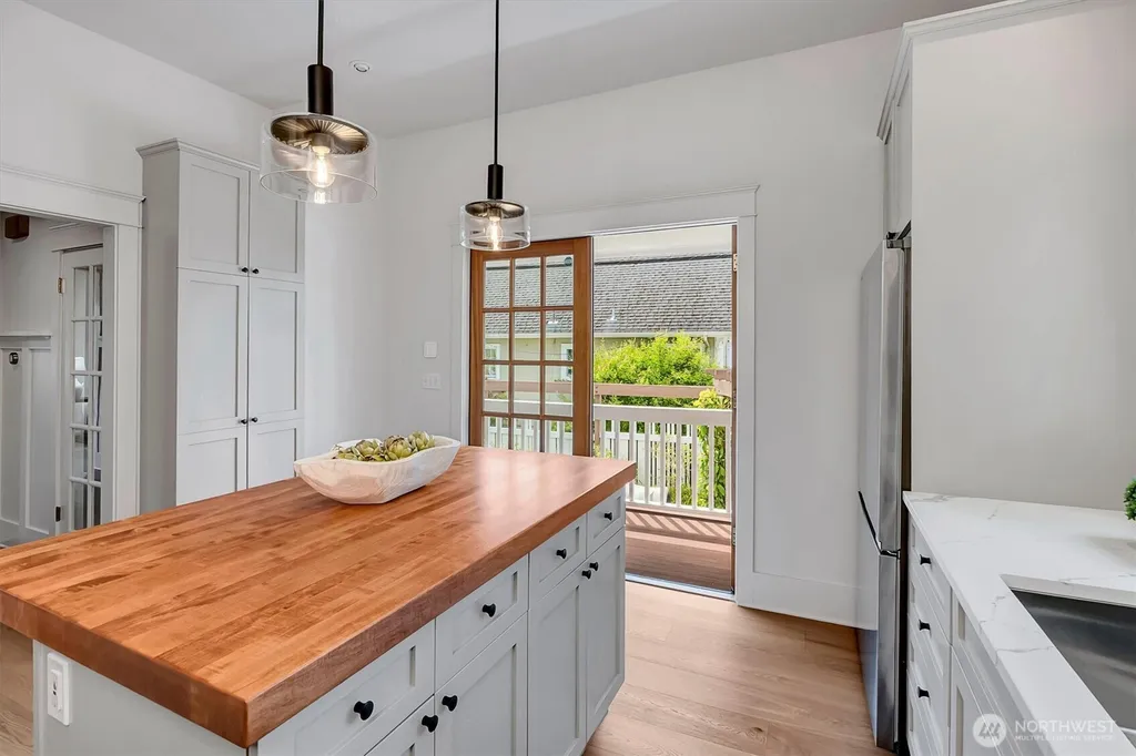 310 W Garfield Street Seattle WA 98119