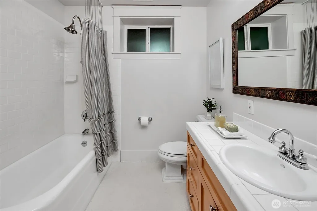 310 W Garfield Street Seattle WA 98119
