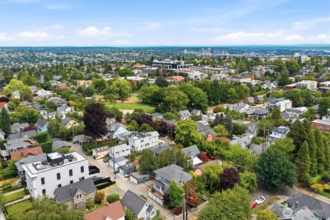 310 W Garfield Street Seattle WA 98119