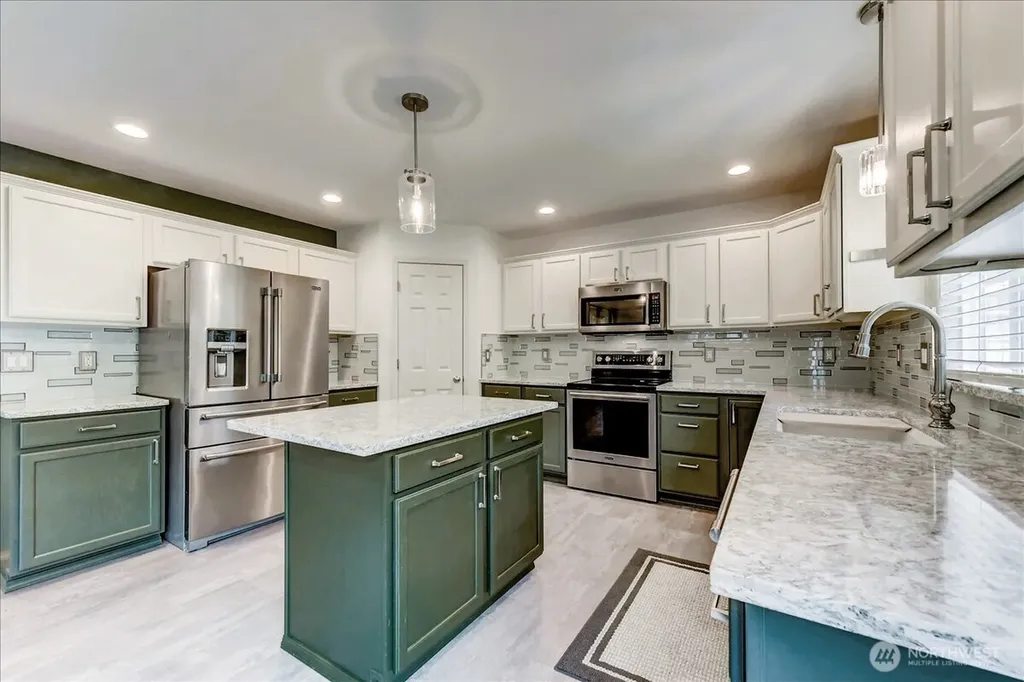 1523 151st Street SW Lynnwood WA 98087