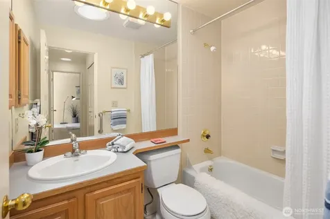 14301 SE 42nd Lane Bellevue WA 98006