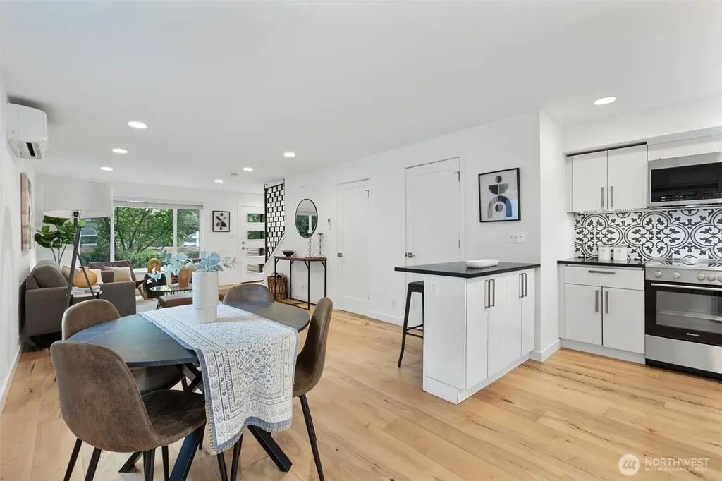 7009 Alonzo Avenue NW Seattle WA 98117