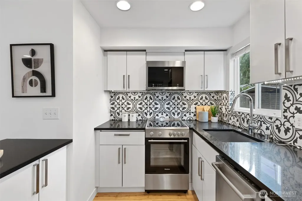 7009 Alonzo Avenue NW Seattle WA 98117