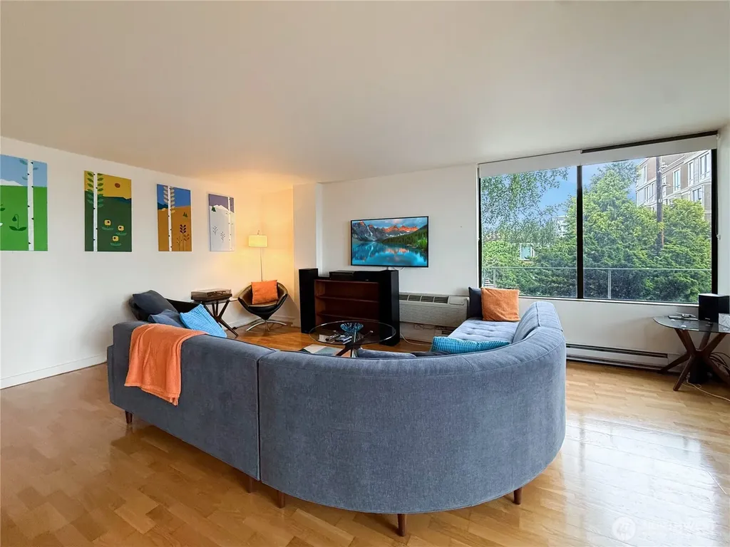 521 5th Avenue W Seattle WA 98119