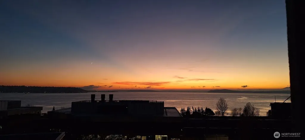 521 5th Avenue W Seattle WA 98119