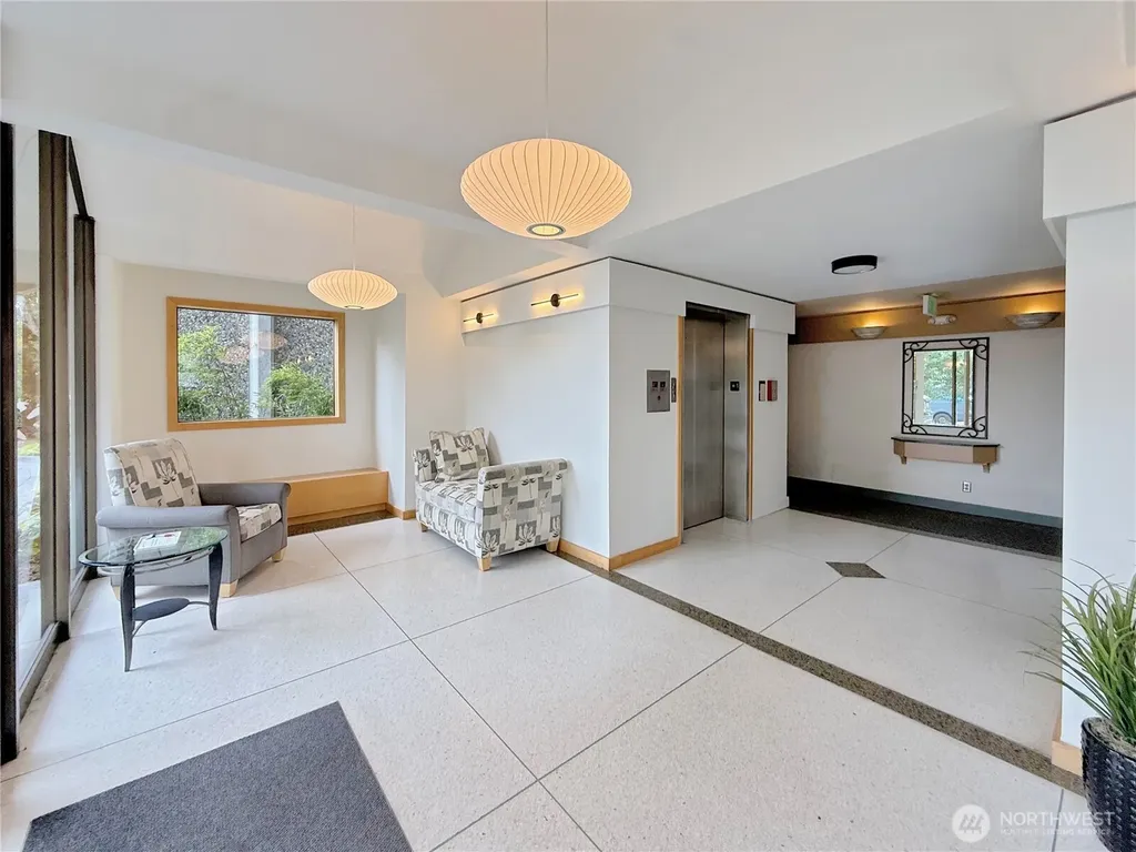 521 5th Avenue W Seattle WA 98119
