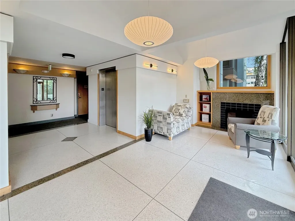 521 5th Avenue W Seattle WA 98119