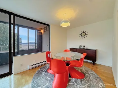 521 5th Avenue W Seattle WA 98119