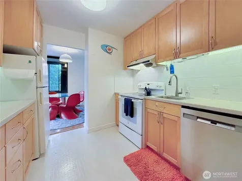 521 5th Avenue W Seattle WA 98119