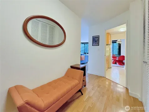521 5th Avenue W Seattle WA 98119