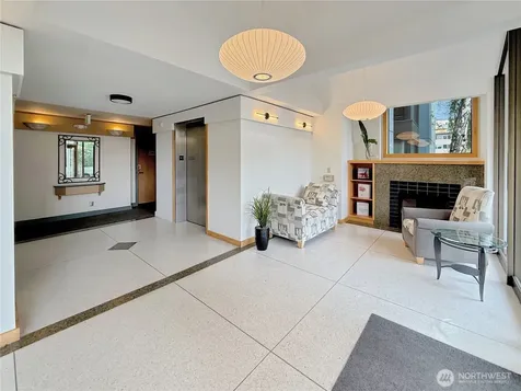 521 5th Avenue W Seattle WA 98119