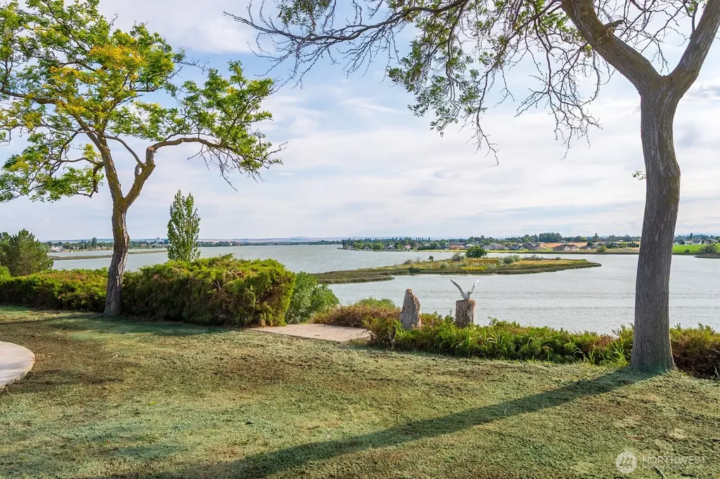 242 N Crestview Drive Moses Lake WA 98837