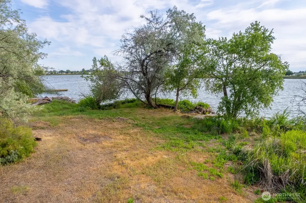 242 N Crestview Drive Moses Lake WA 98837