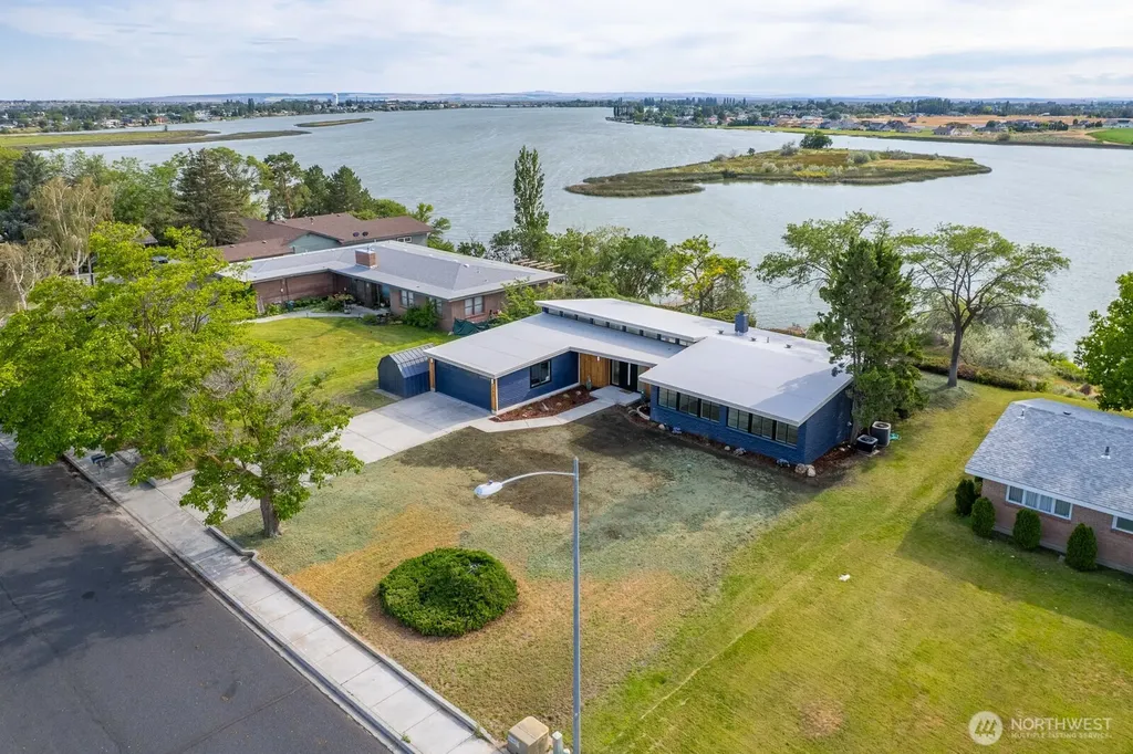 242 N Crestview Drive Moses Lake WA 98837