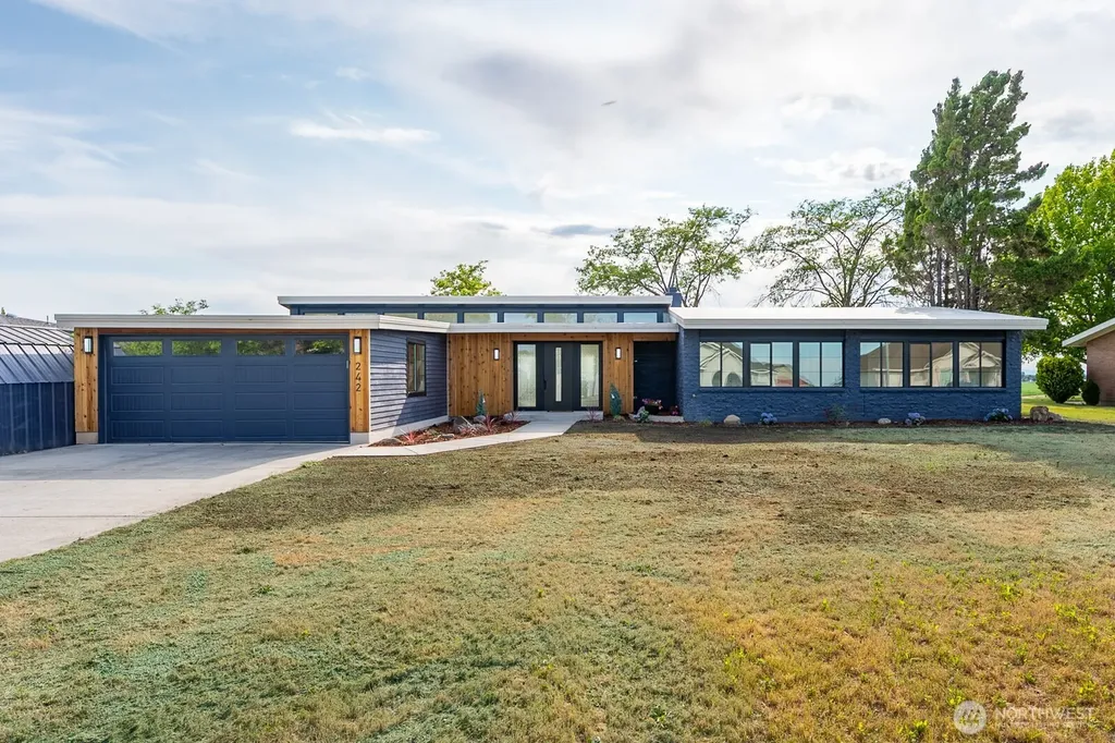 242 N Crestview Drive Moses Lake WA 98837