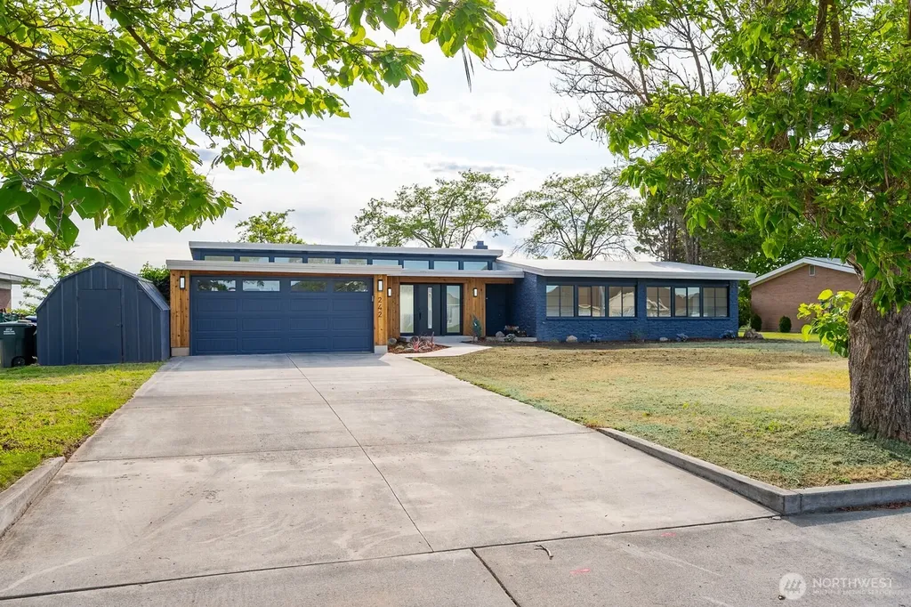 242 N Crestview Drive Moses Lake WA 98837